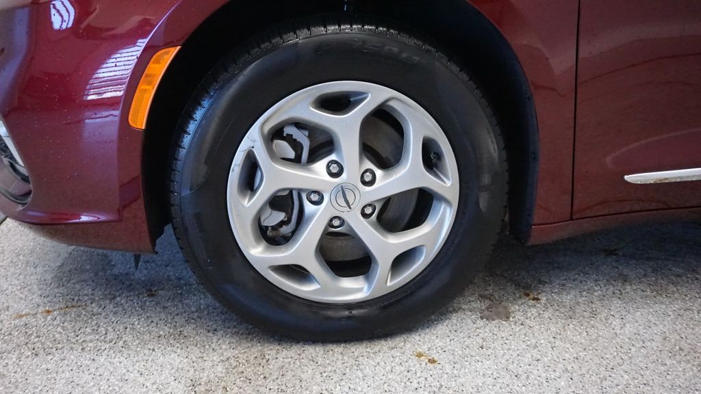 Thumbnail: 2023 Chrysler Pacifica - 13