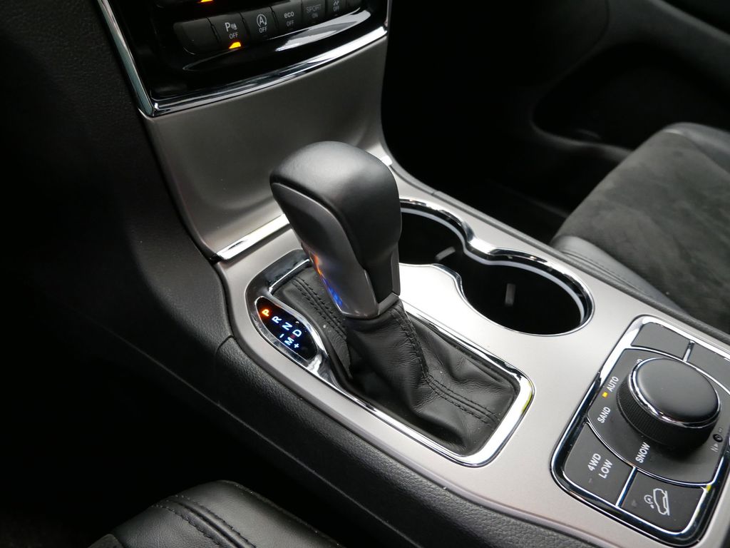 Thumbnail: 2022 Jeep Grand Cherokee - 37