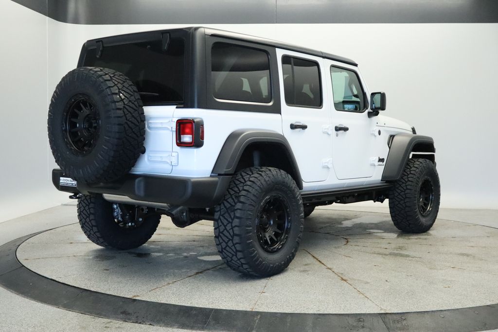 Thumbnail: 2026 Jeep Wrangler - 6