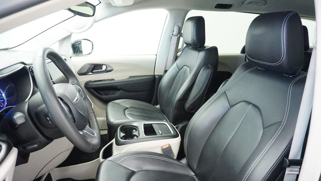 Thumbnail: 2024 Chrysler Pacifica - 27