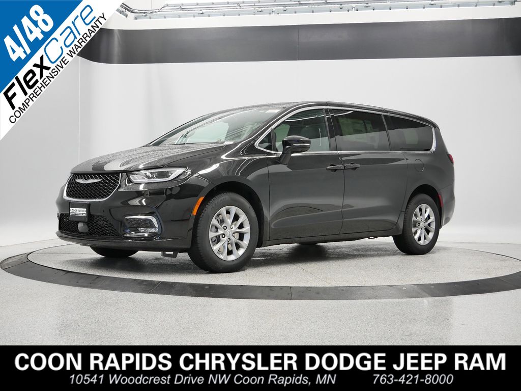 Thumbnail: 2026 Chrysler Pacifica - 1