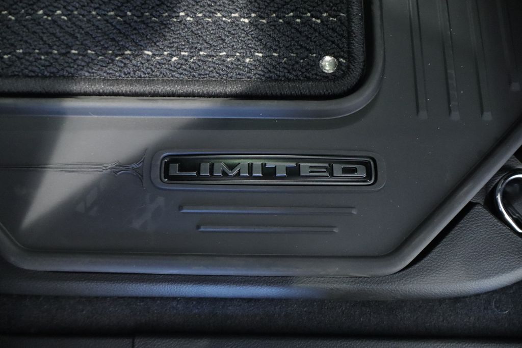 Thumbnail: 2026 RAM 1500 - 18