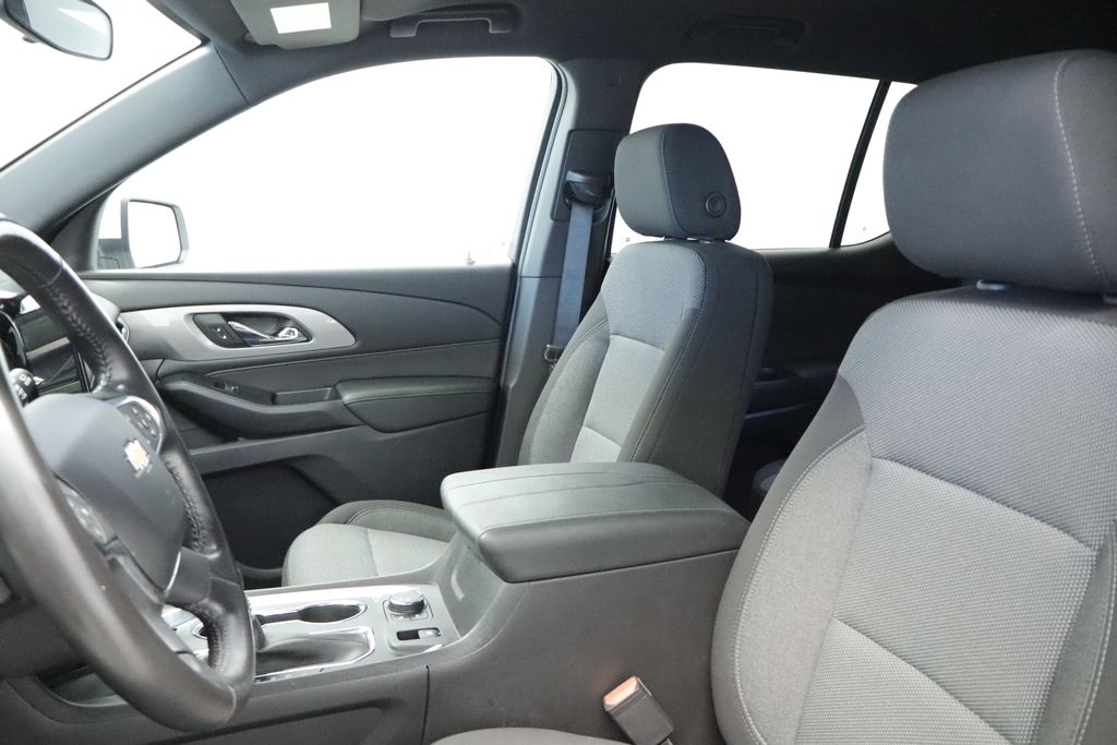 Thumbnail: 2022 Chevrolet Traverse - 27