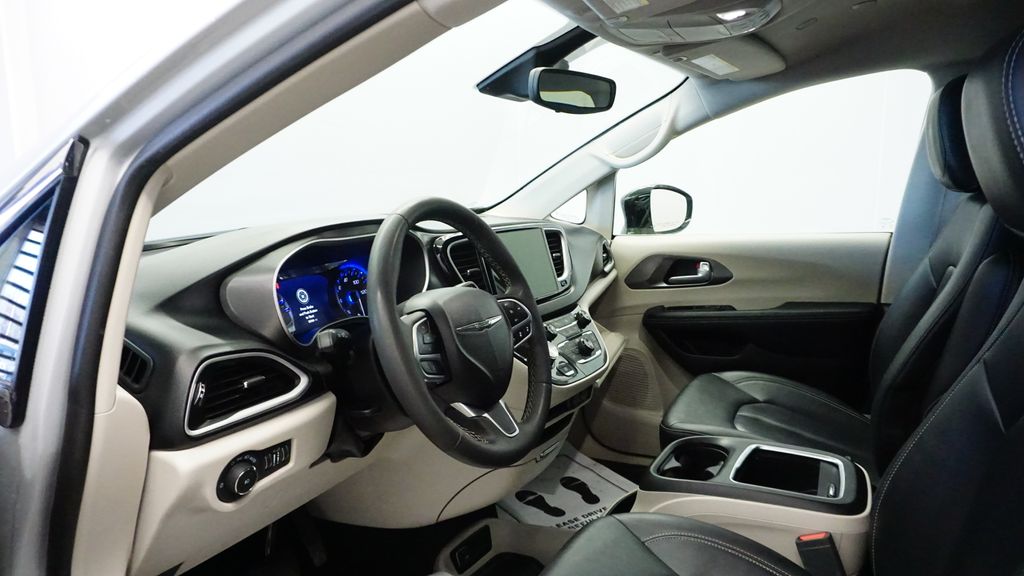 Thumbnail: 2024 Chrysler Pacifica - 19
