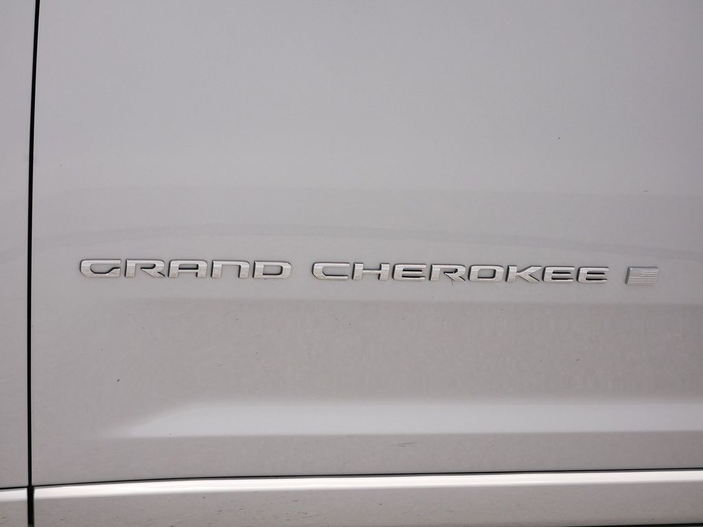 Thumbnail: 2024 Jeep Grand Cherokee L - 15