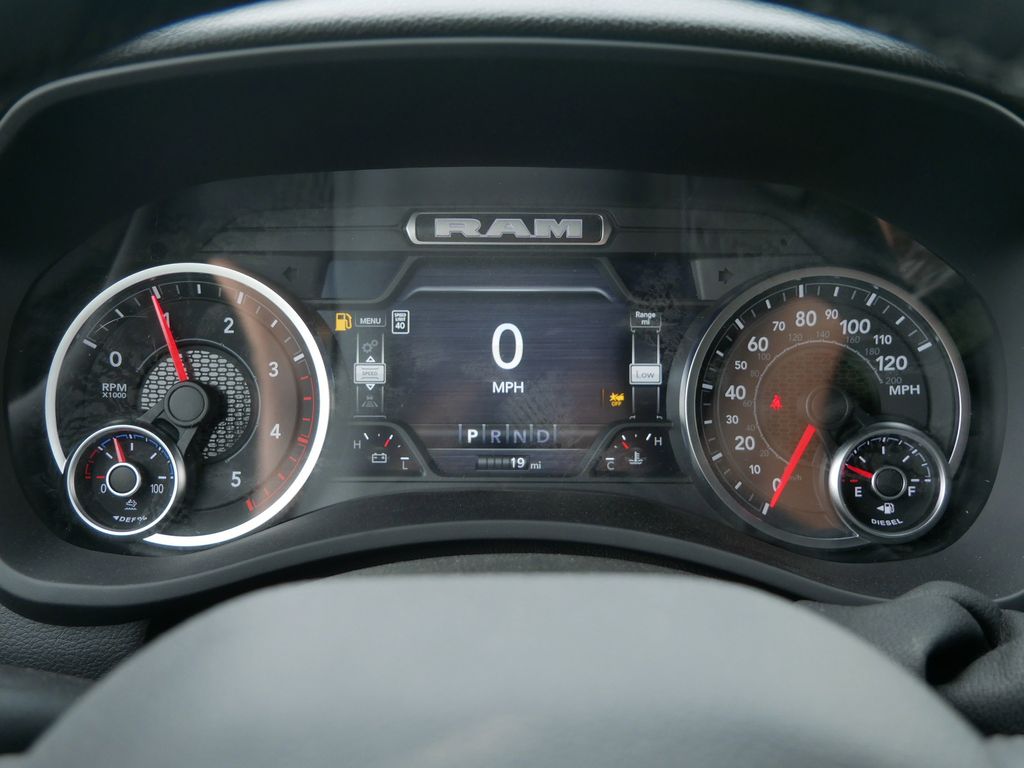 2025 RAM 3500 Big Horn 33