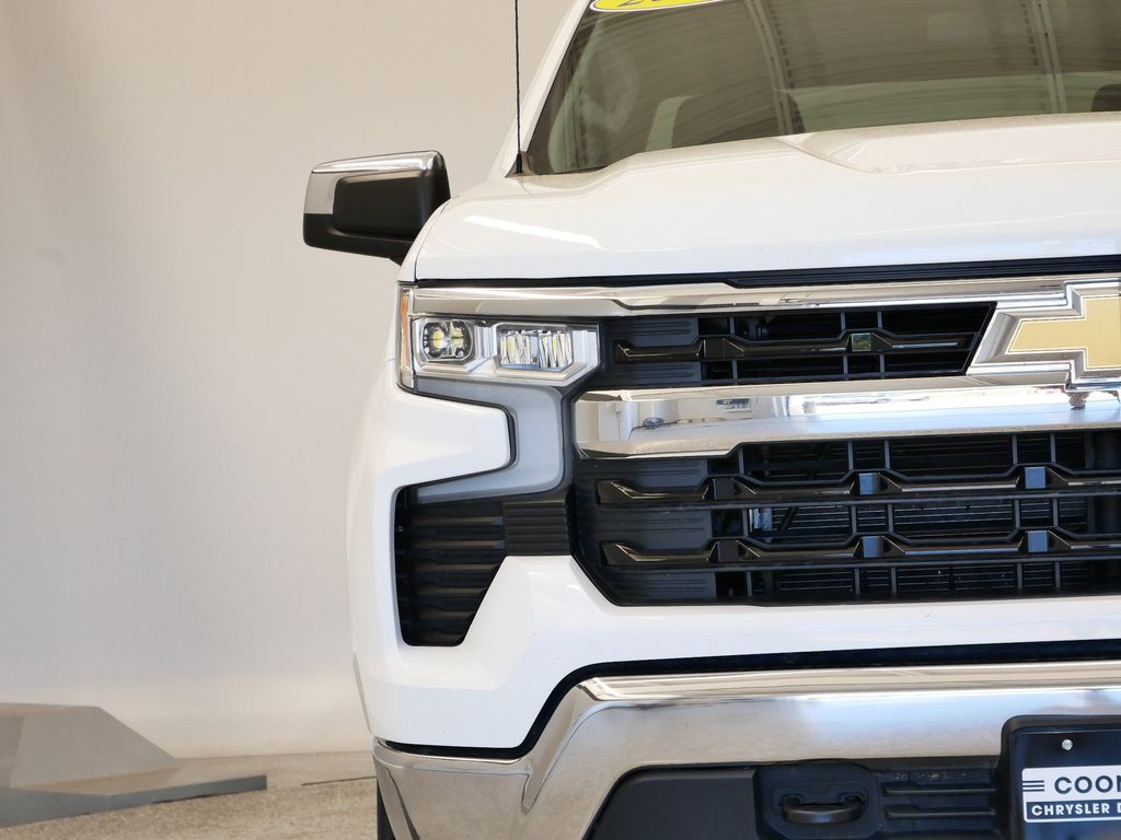 Thumbnail: 2023 Chevrolet Silverado 1500 - 41