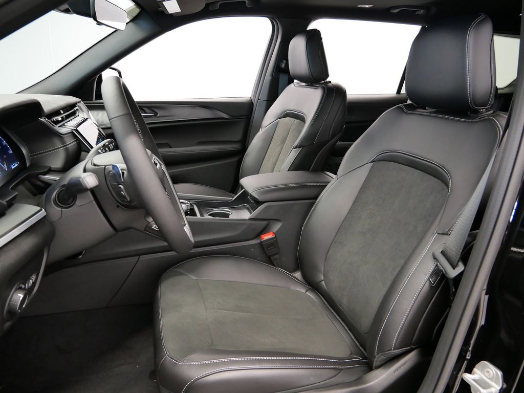 Thumbnail: 2025 Jeep Grand Cherokee L - 3