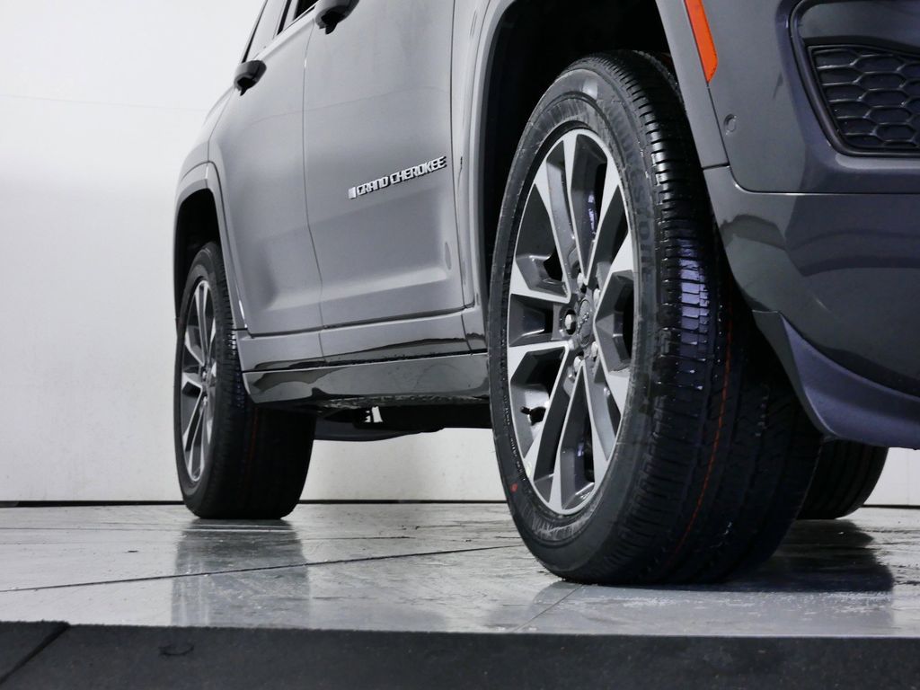 Thumbnail: 2025 Jeep Grand Cherokee - 7