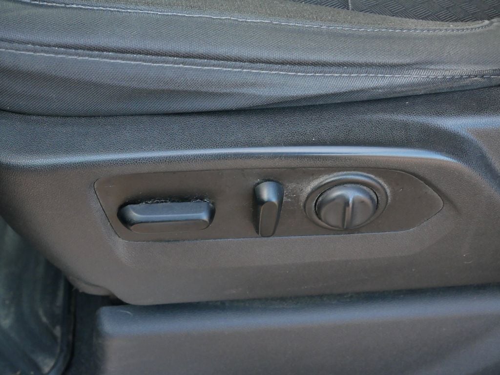 Thumbnail: 2019 Chevrolet Silverado 1500 - 4