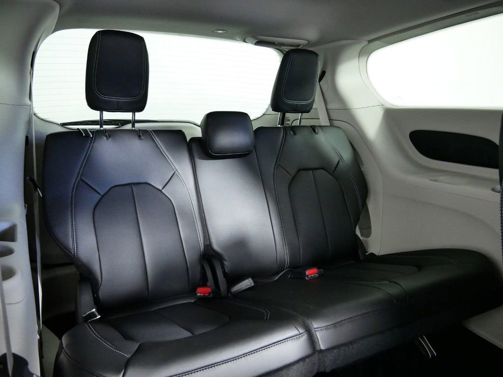 Thumbnail: 2024 Chrysler Pacifica - 27