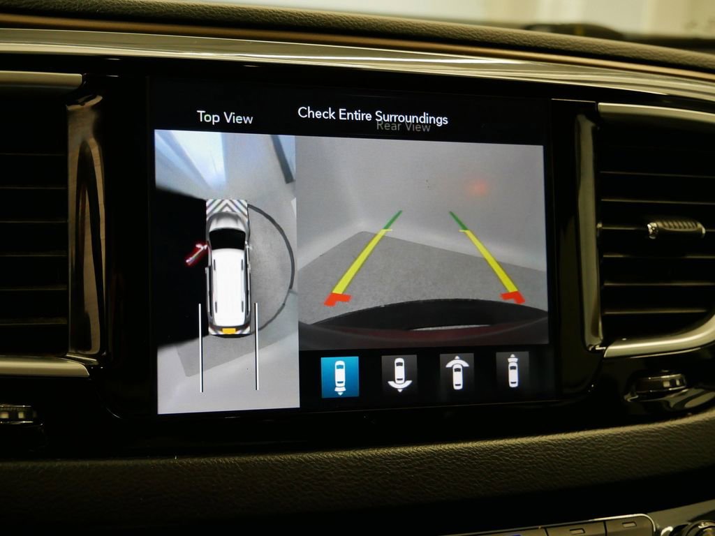 Thumbnail: 2019 Chrysler Pacifica - 31