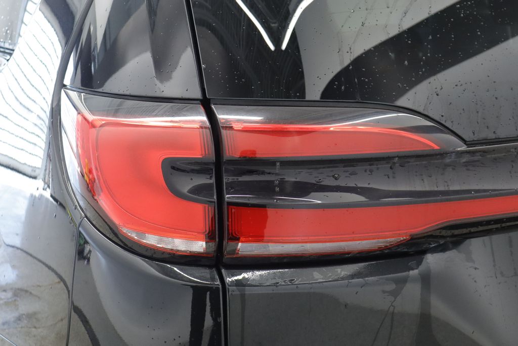 Thumbnail: 2023 Chrysler Pacifica - 17