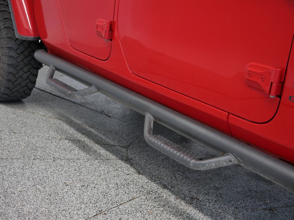Thumbnail: 2020 Jeep Gladiator - 19
