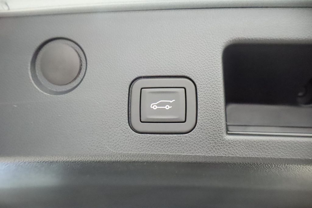 Thumbnail: 2025 Chevrolet Equinox - 24