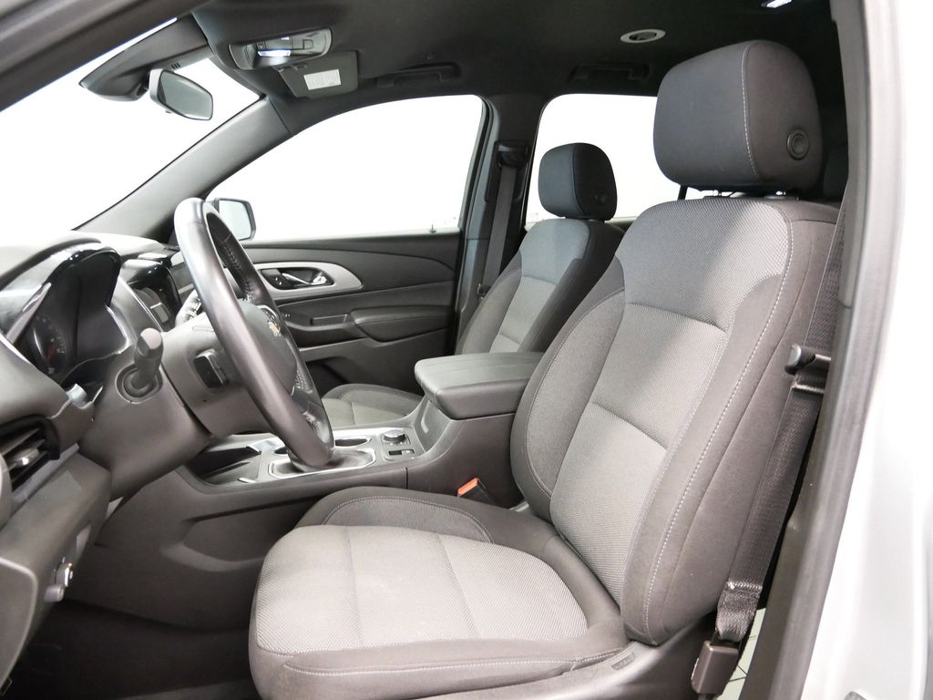 Thumbnail: 2022 Chevrolet Traverse - 23