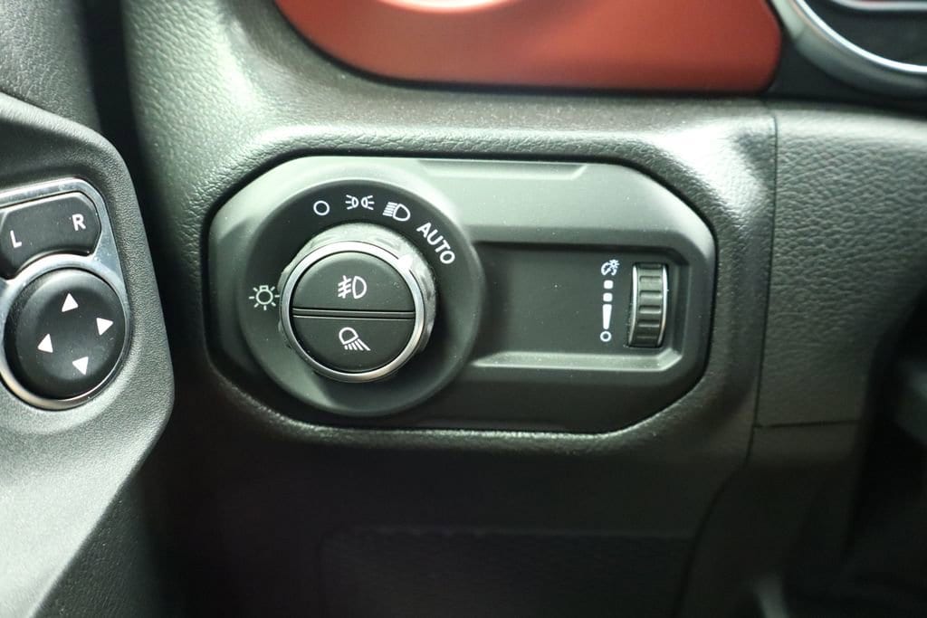 Thumbnail: 2023 Jeep Gladiator - 33