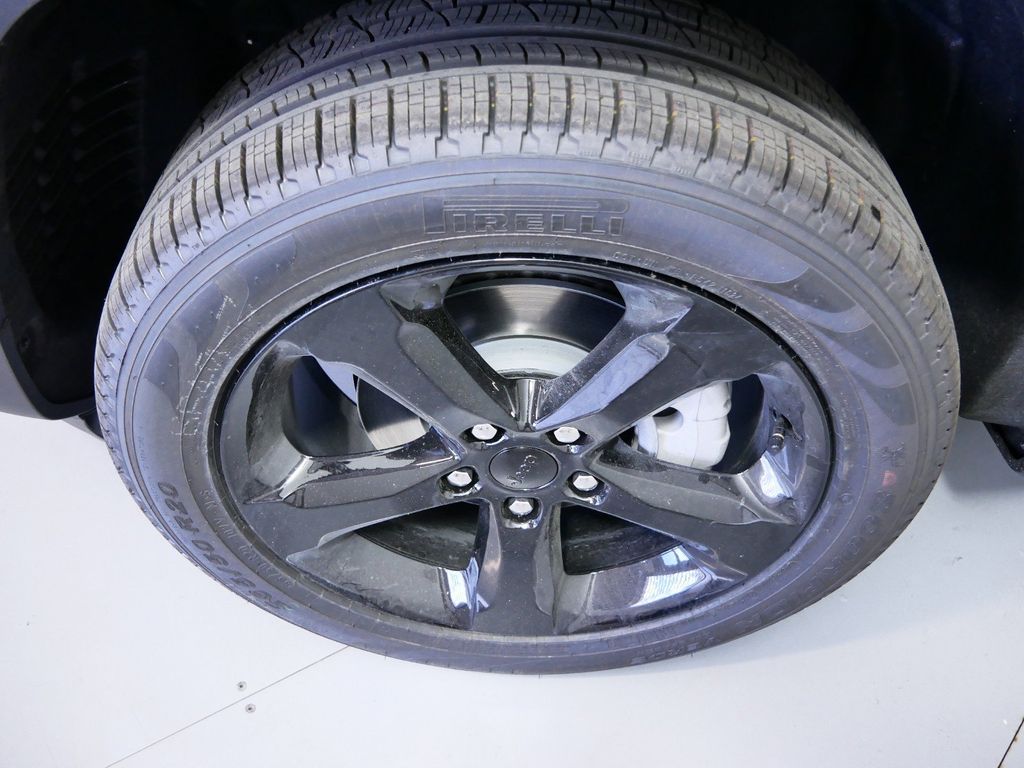 Thumbnail: 2025 Jeep Grand Cherokee - 21