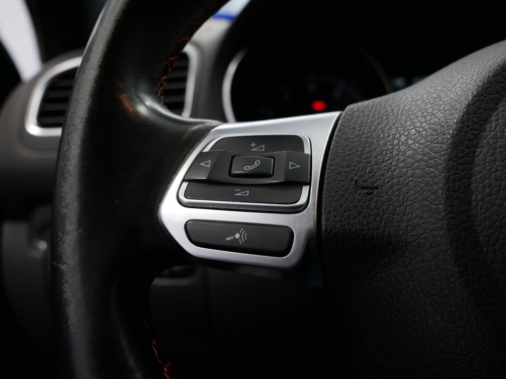 Thumbnail: 2012 Volkswagen Golf - 12