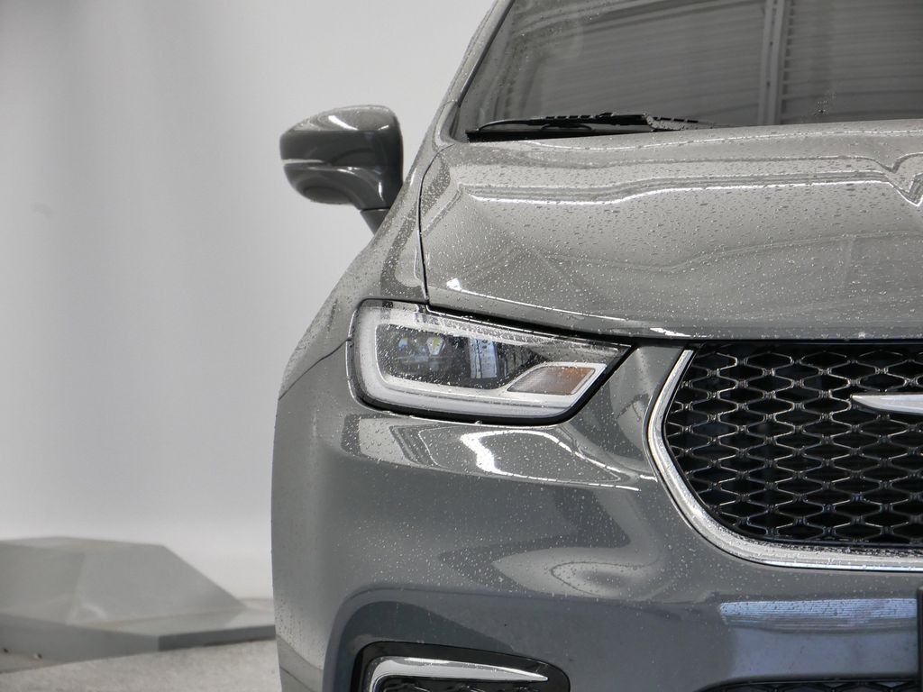 Thumbnail: 2022 Chrysler Pacifica - 13