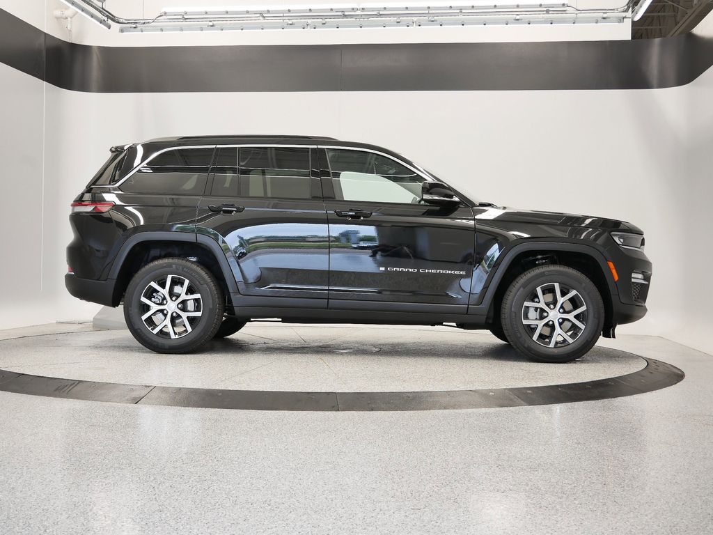 Thumbnail: 2025 Jeep Grand Cherokee - 47