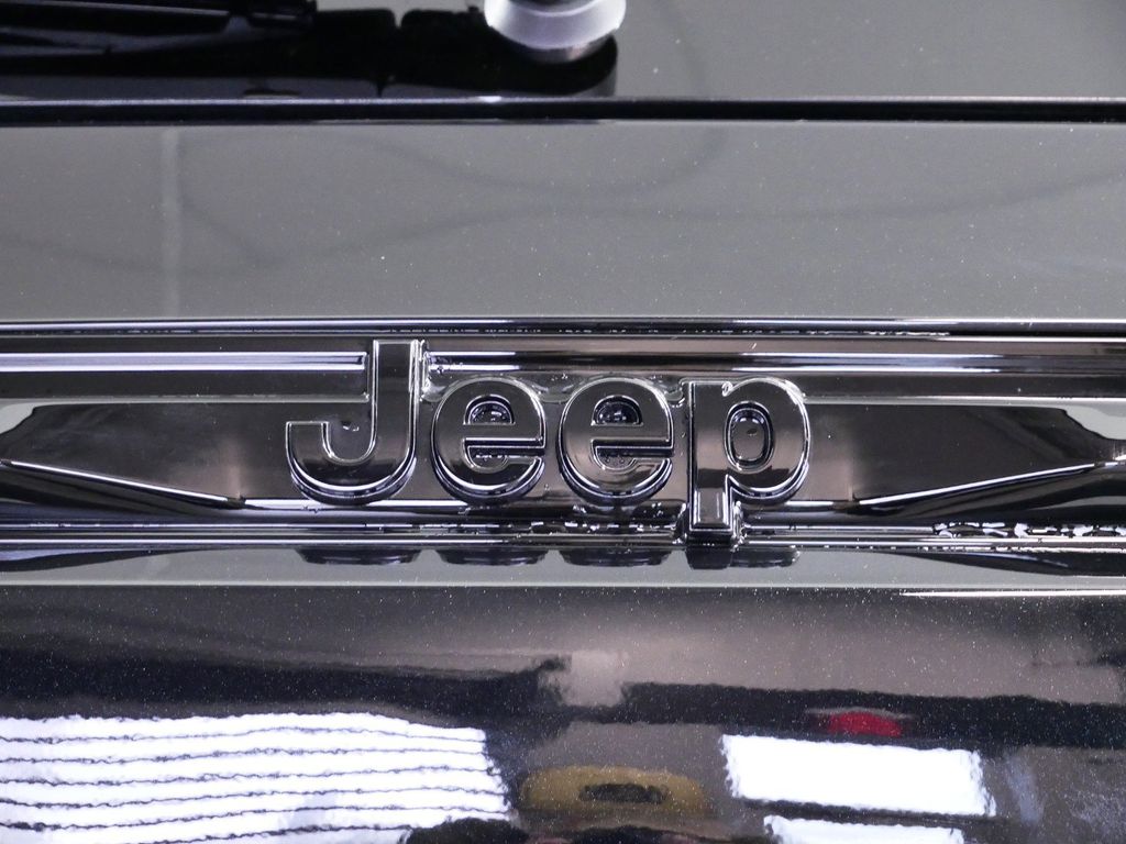 2024 Jeep Grand Cherokee Altitude 13