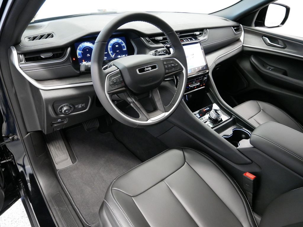 Thumbnail: 2025 Jeep Grand Cherokee - 2