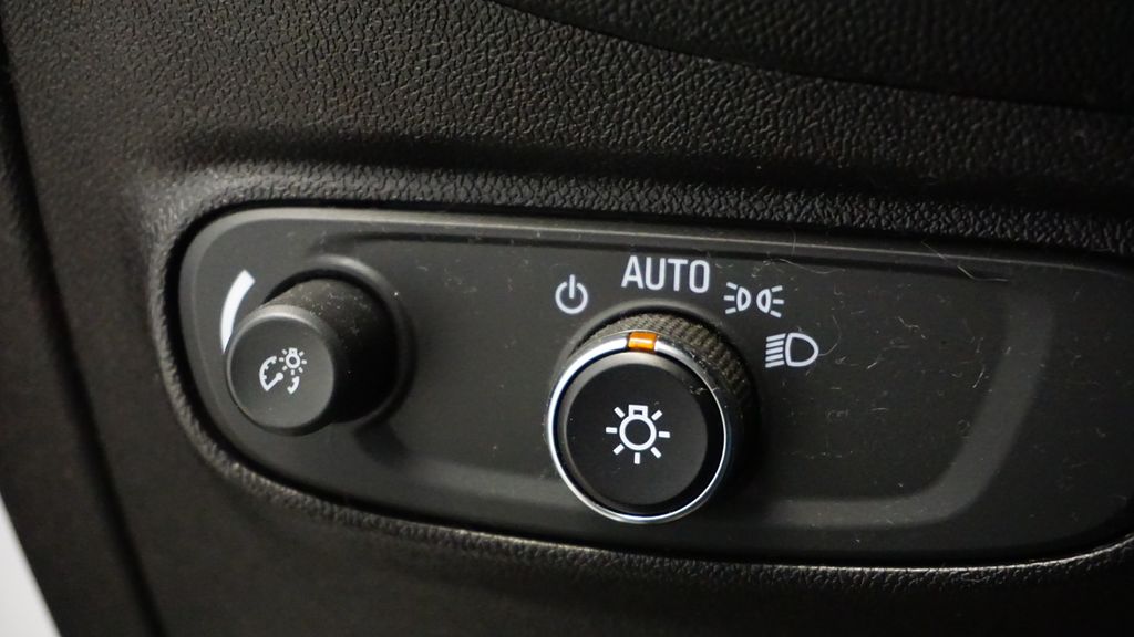 Thumbnail: 2019 Chevrolet Equinox - 28