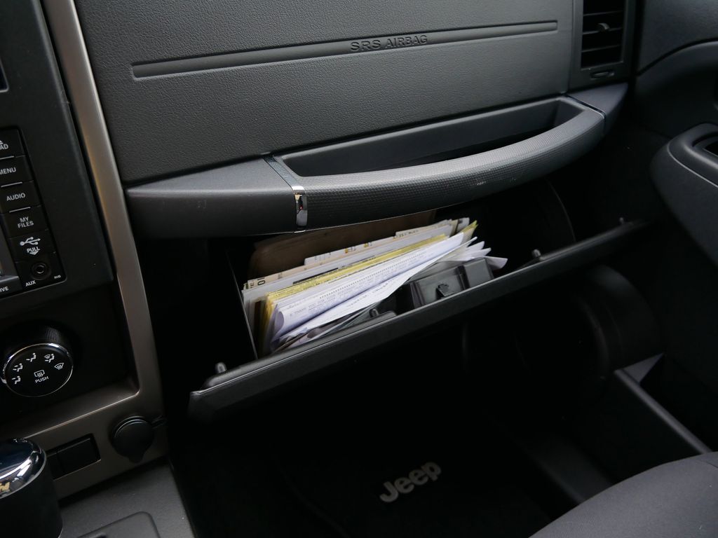 Thumbnail: 2012 Jeep Liberty - 39