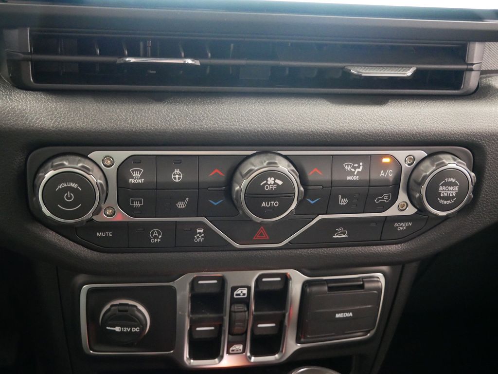 Thumbnail: 2026 Jeep Wrangler - 33