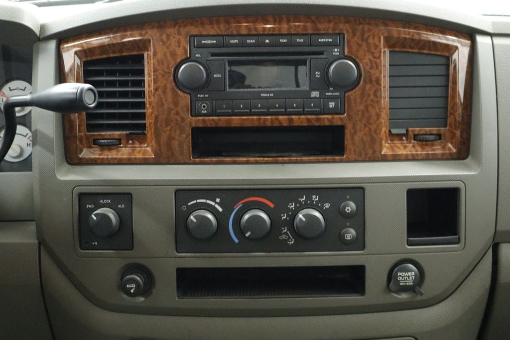 Thumbnail: 2006 Dodge Ram 1500 - 24