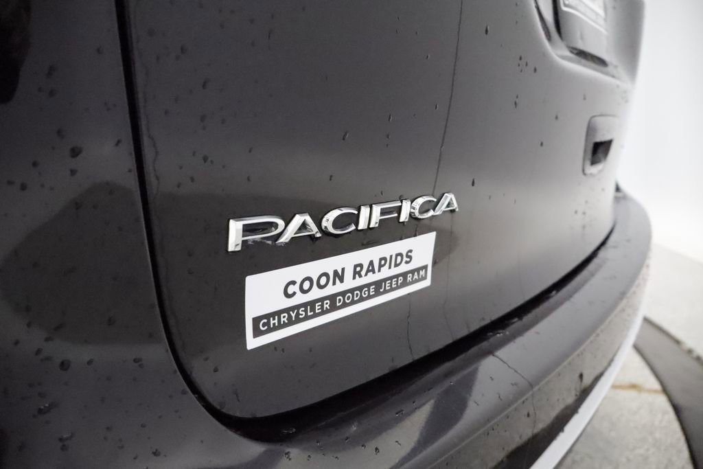 Thumbnail: 2023 Chrysler Pacifica - 18