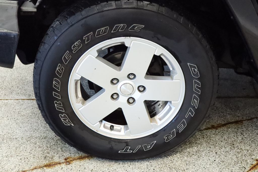 Thumbnail: 2011 Jeep Wrangler - 10