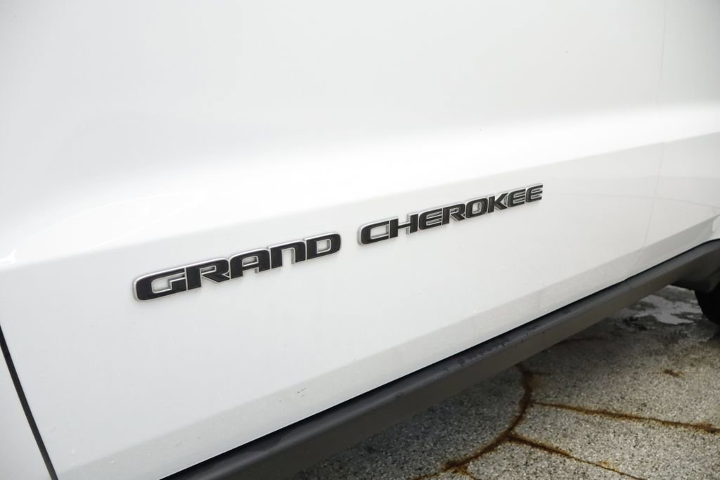 Thumbnail: 2020 Jeep Grand Cherokee - 16