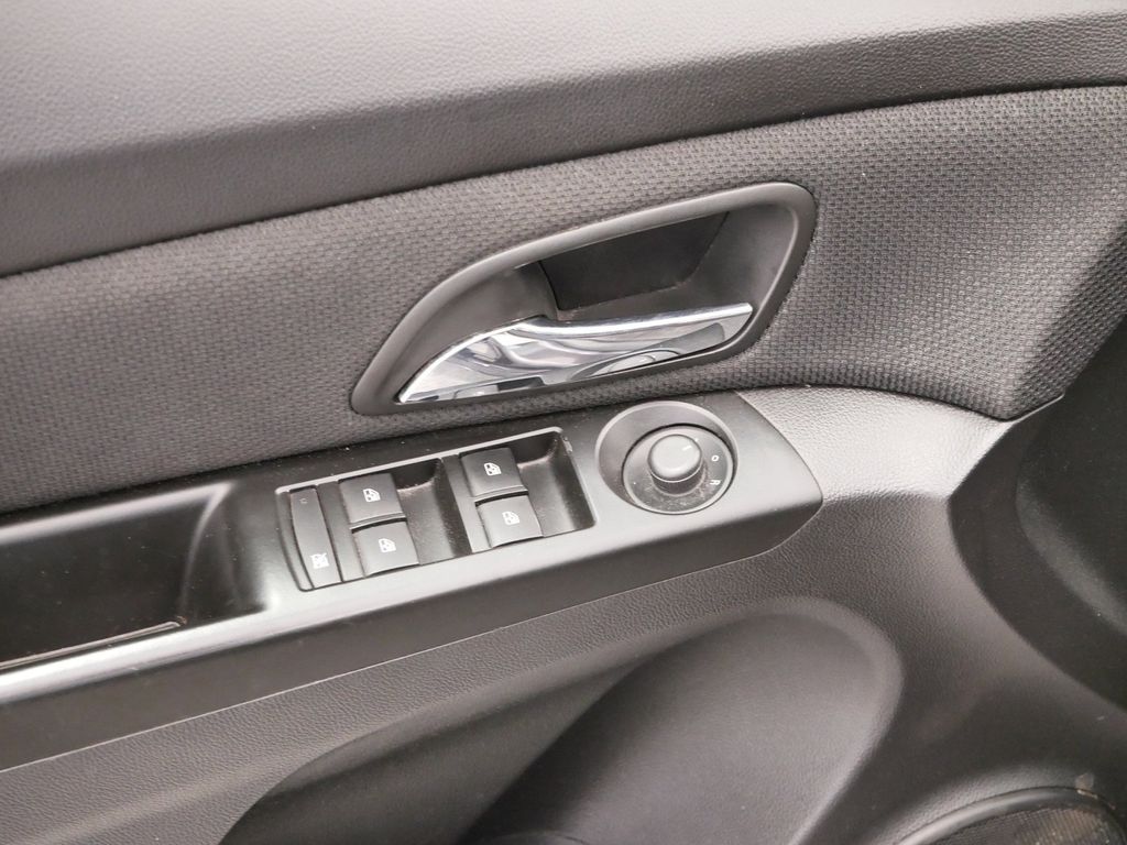 Thumbnail: 2014 Chevrolet Cruze - 25