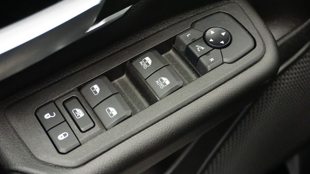 Thumbnail: 2025 RAM 1500 - 29