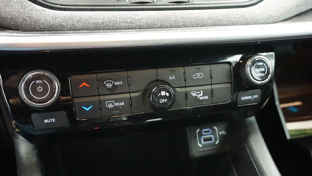 Thumbnail: 2023 Jeep Compass - 27