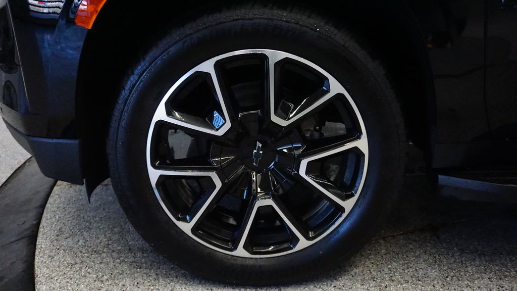 Thumbnail: 2022 Chevrolet Suburban - 13