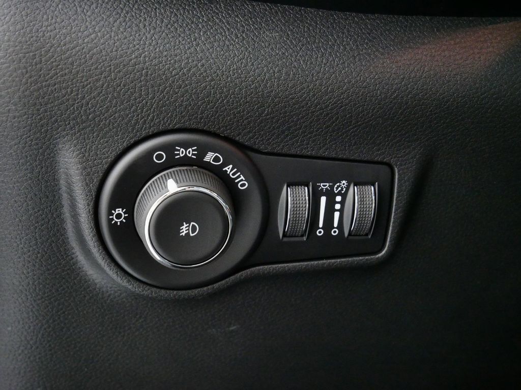 Thumbnail: 2024 Jeep Compass - 38
