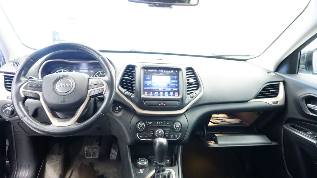 Thumbnail: 2015 Jeep Cherokee - 23