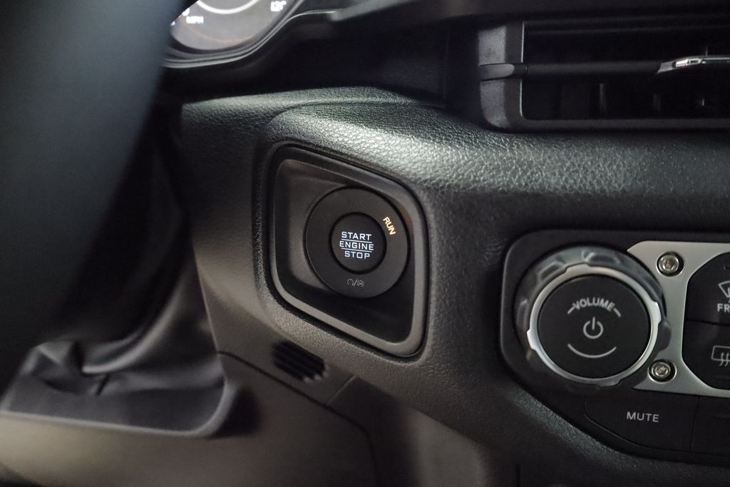 Thumbnail: 2026 Jeep Wrangler - 14