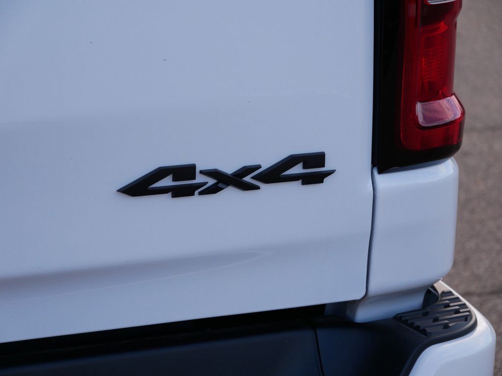 Thumbnail: 2026 RAM 1500 - 15