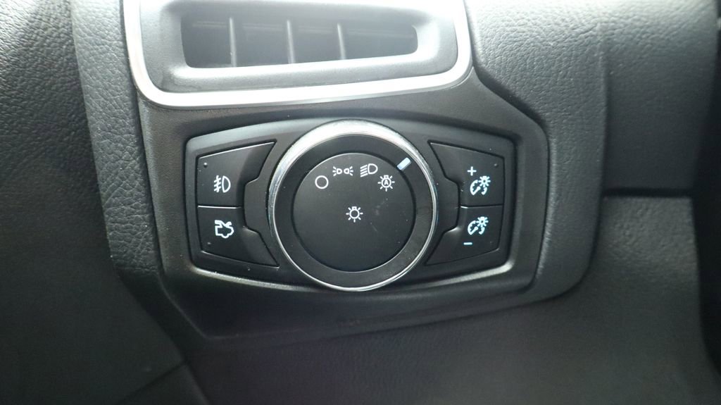 Thumbnail: 2013 Ford Focus - 27