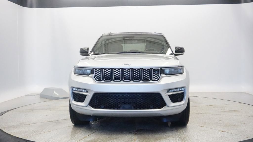 Thumbnail: 2022 Jeep Grand Cherokee - 8