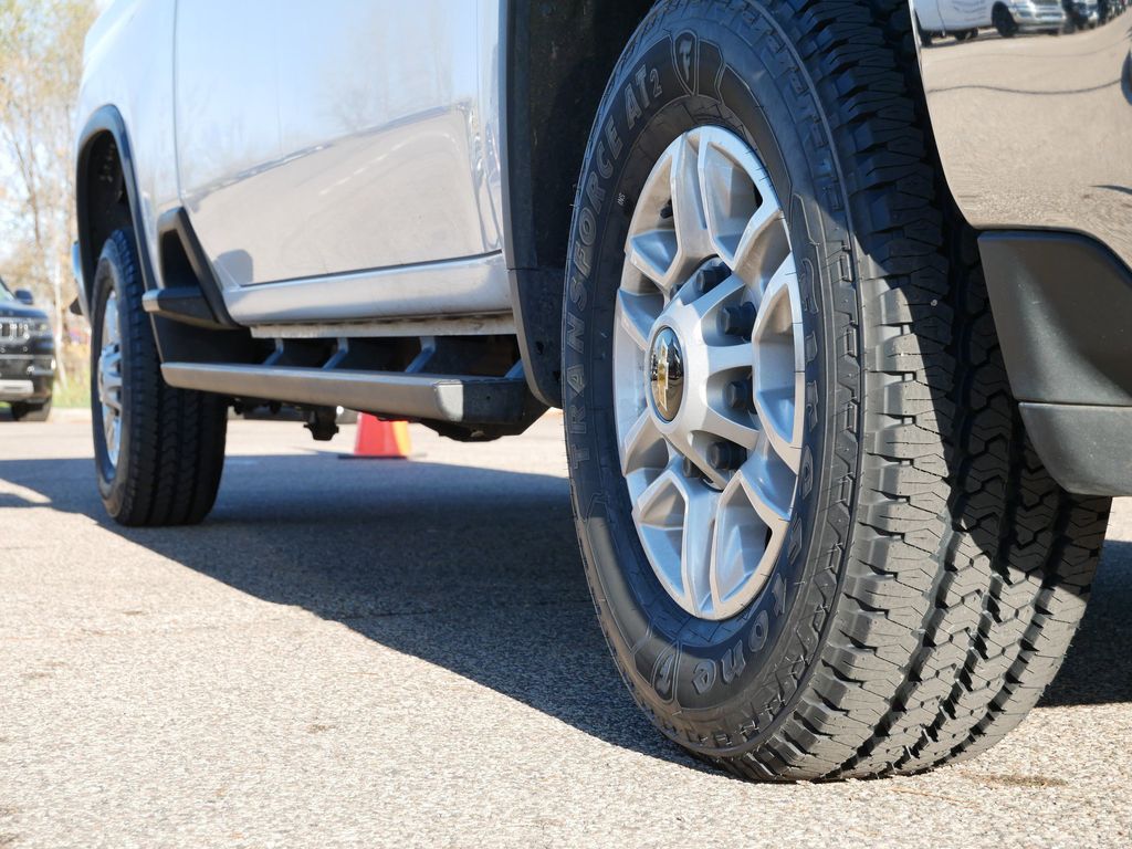 Thumbnail: 2021 Chevrolet Silverado 2500 - 6