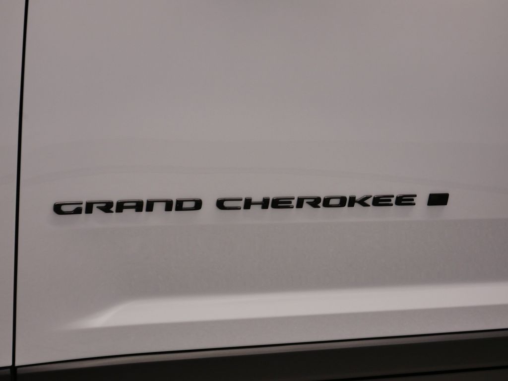 Thumbnail: 2025 Jeep Grand Cherokee - 50