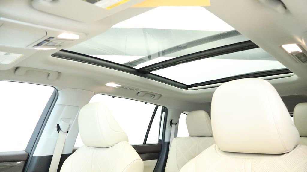 Thumbnail: 2022 Toyota Highlander - 42