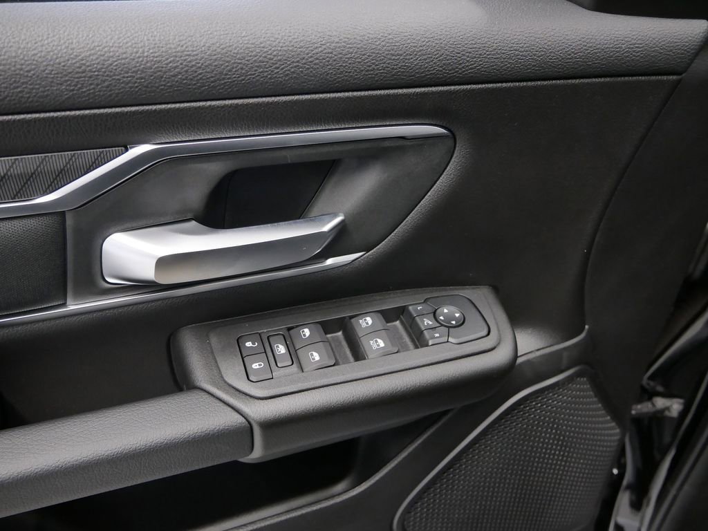 Thumbnail: 2026 RAM 1500 - 6