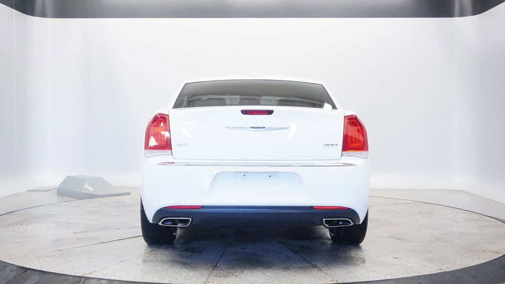 Thumbnail: 2019 Chrysler 300 - 4