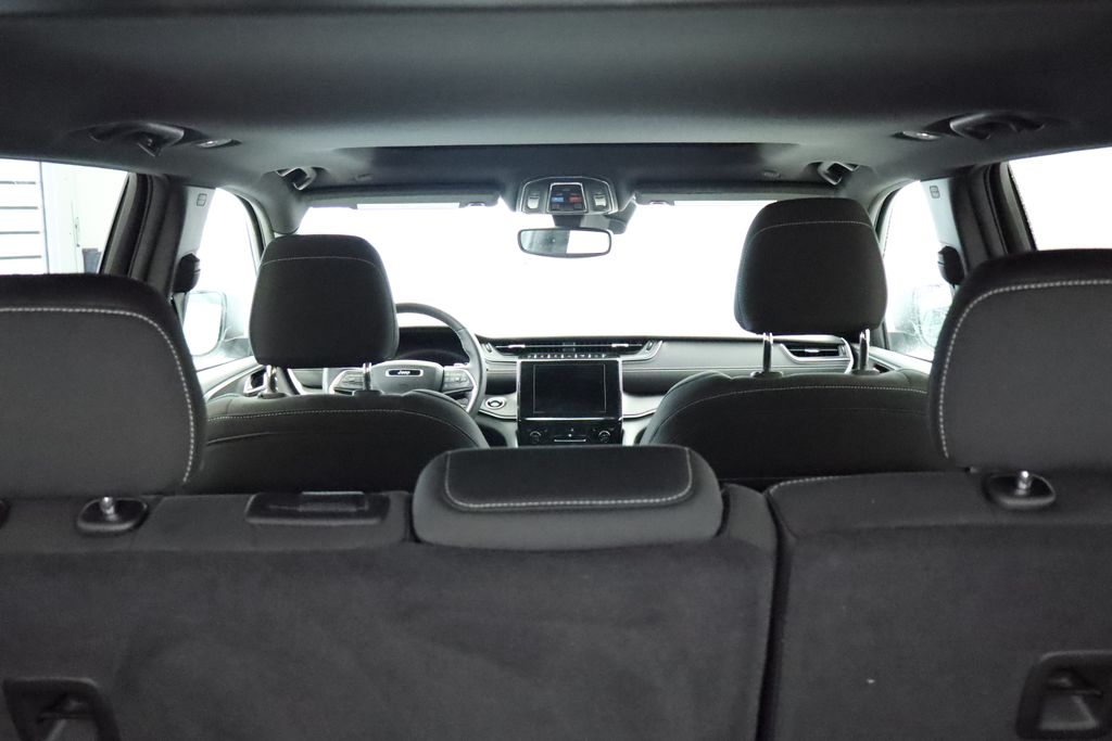 Thumbnail: 2024 Jeep Grand Cherokee - 23